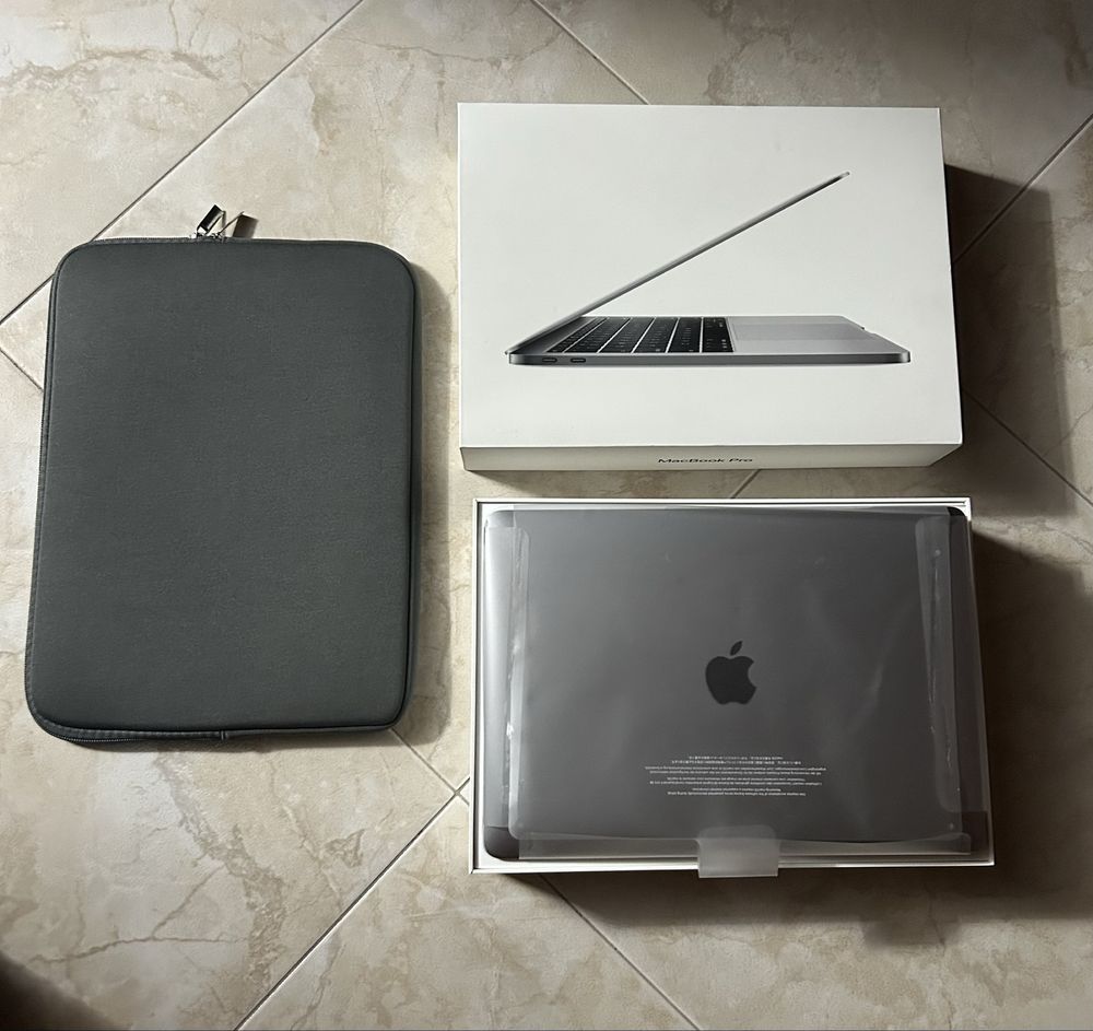 Apple MacBook Pro Space Grey (13-инчов, 2017 г., 256GB)