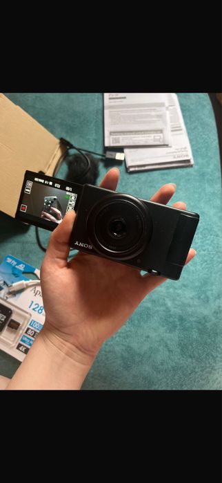 Фотокамера, Sony ZV-1F, в подарак карта памяти и картридж
