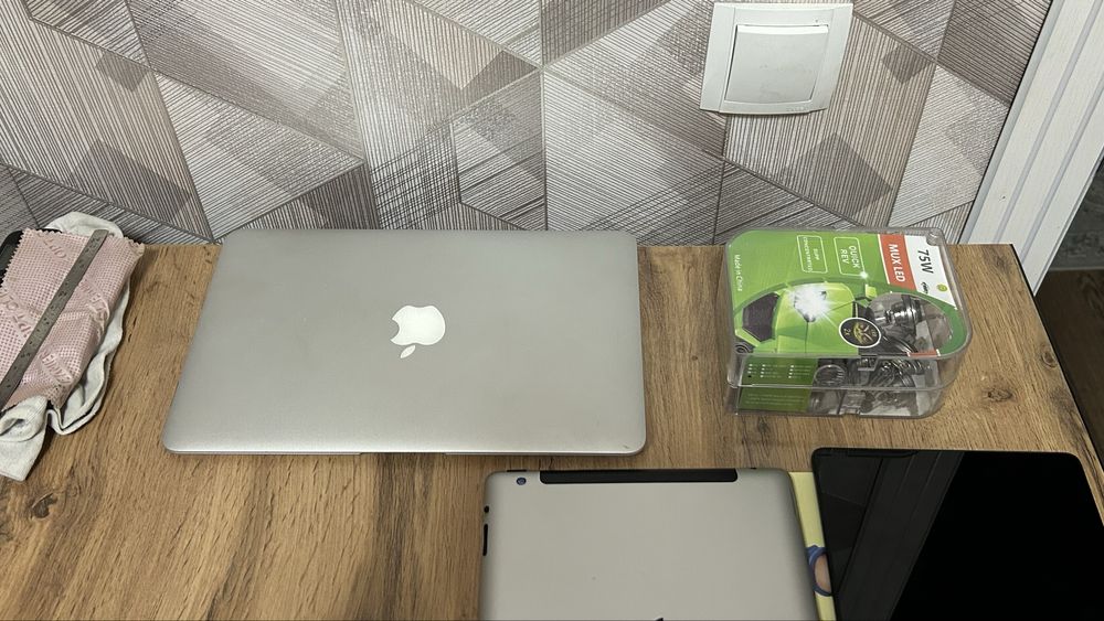 MacBook  air  idealnom sostayanie