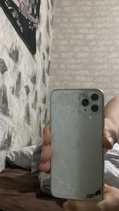 Продам айфон 11 про макс