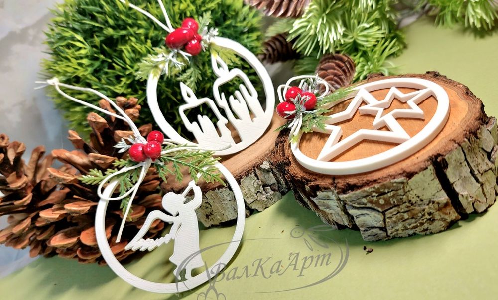 Коледни играчки за елха