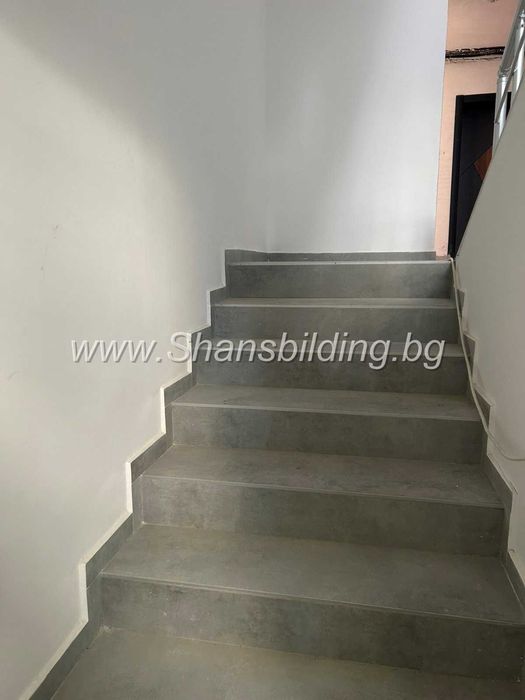 Продава се Тристаен апартамент в Пловдив, Остромила - 115 кв.м за 1027 €/кв.м - Снимка #3