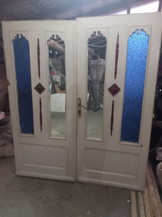 Vind ușa lemn masiv starea foarte bună