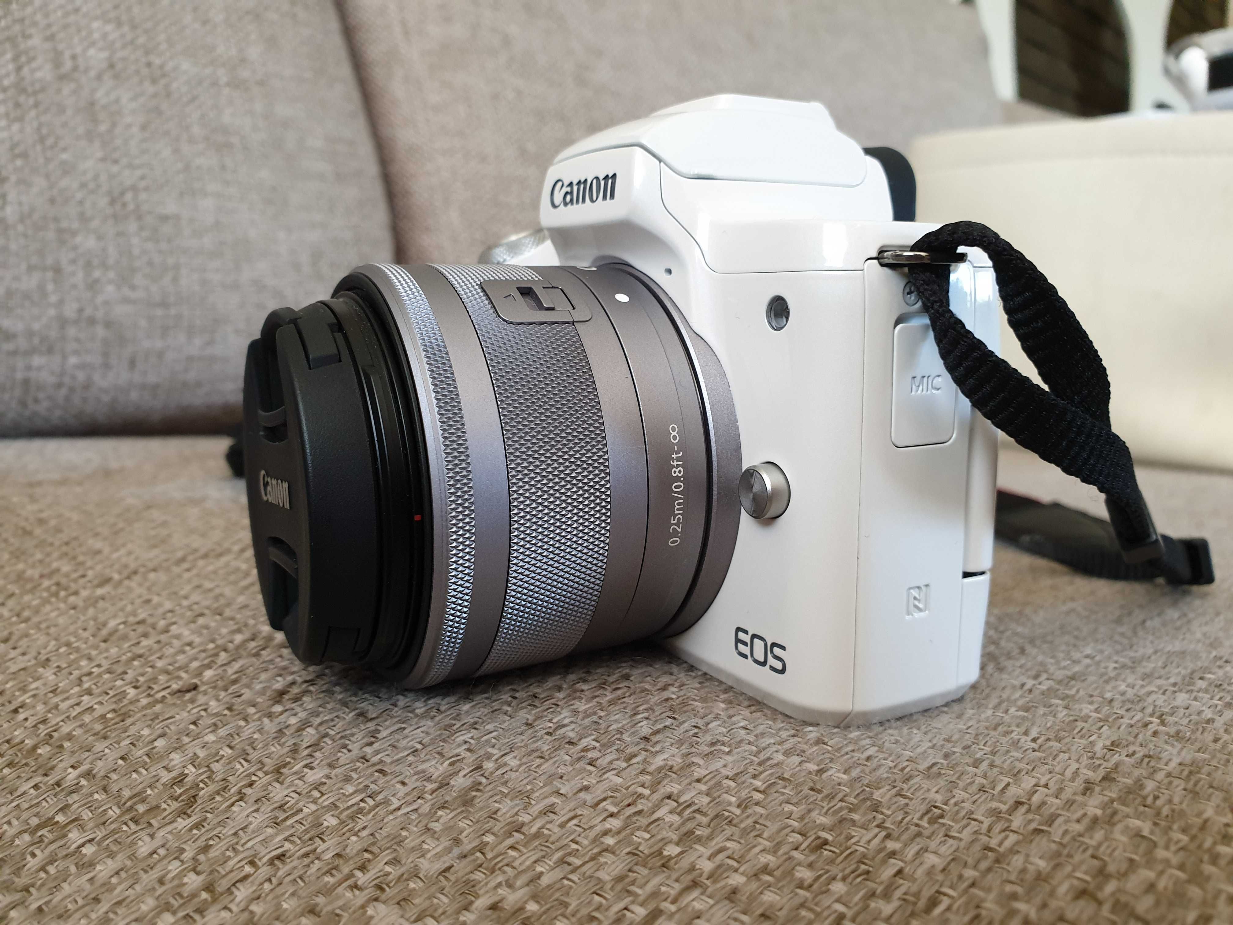 Canon EOS M50 White тяло + 2 Обектива: Canon EF-M 15-45mm и 55-200mm