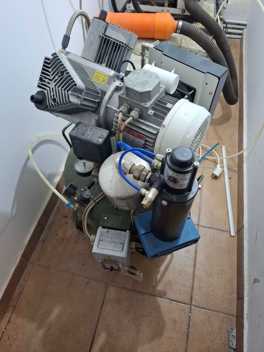 vand unit stomatologic cu anexe