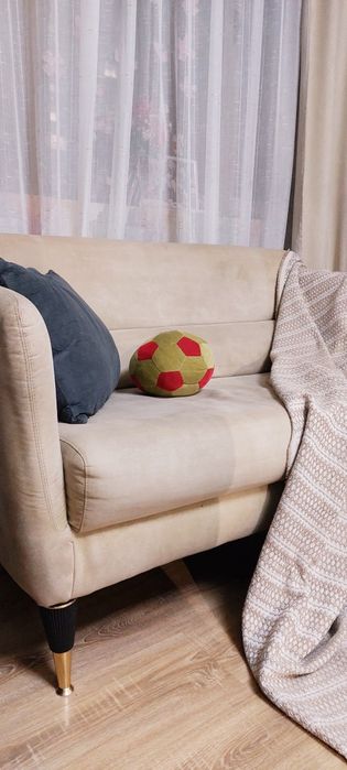 Двухместный диван, срочно!