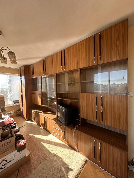 Секция с гардероб