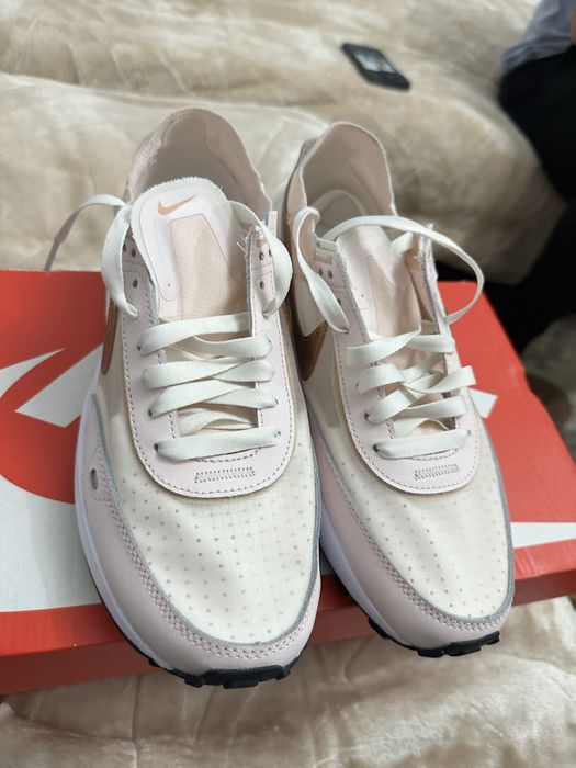 Adidasi Nike Waffle One