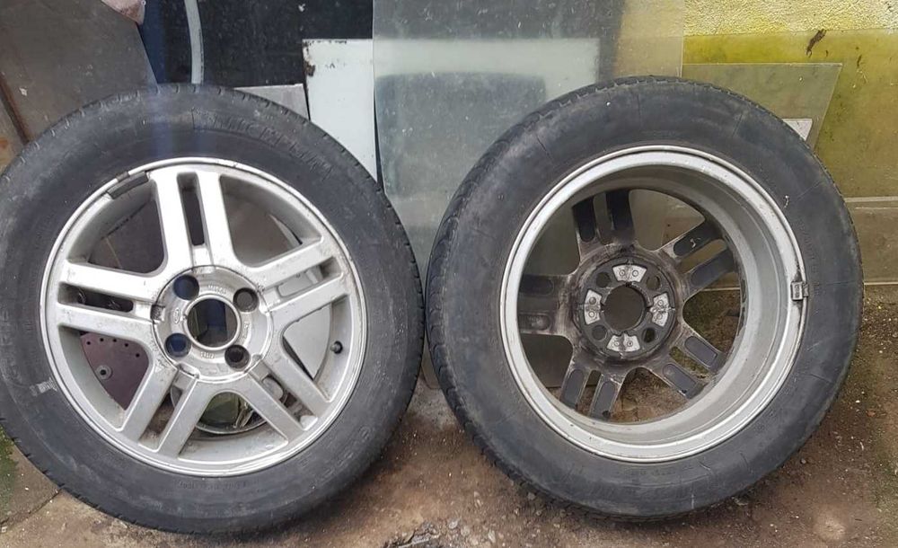2 cauciucuri cu jante de aluminiu 195/60 R15