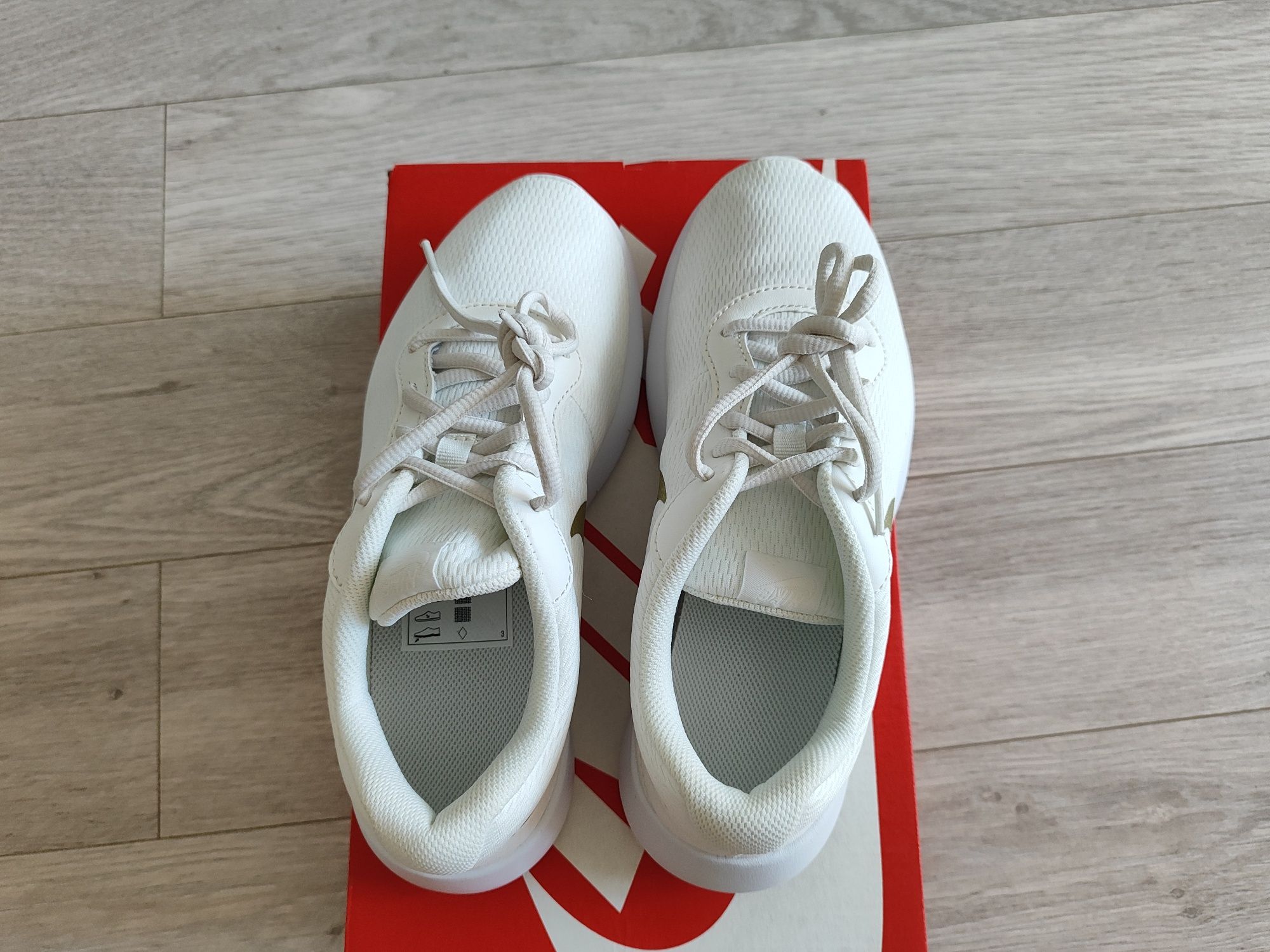 Дамски маратонки 36,5 номер Nike Tanjun