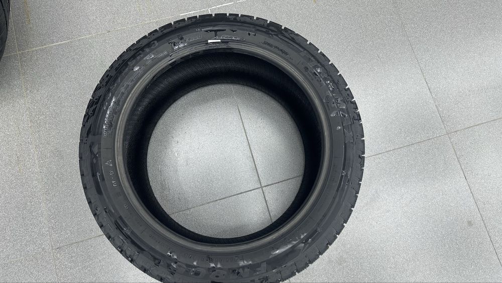 Зимняя резина 255/45R18 Firemax 2 баллона липучка
