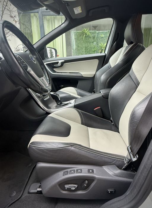 Volvo XC60 Facelift Summum 2.0d D4 5 Cilindri! Garantie 1 An!