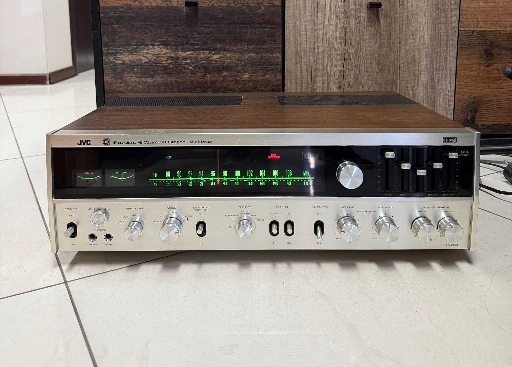Ретро масивен ресивър - усилвател с радио JVC 4VR-5436