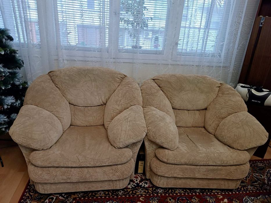 Комплект мека мебел – разтегателен диван + 2 фотьойла + 2 табуретки