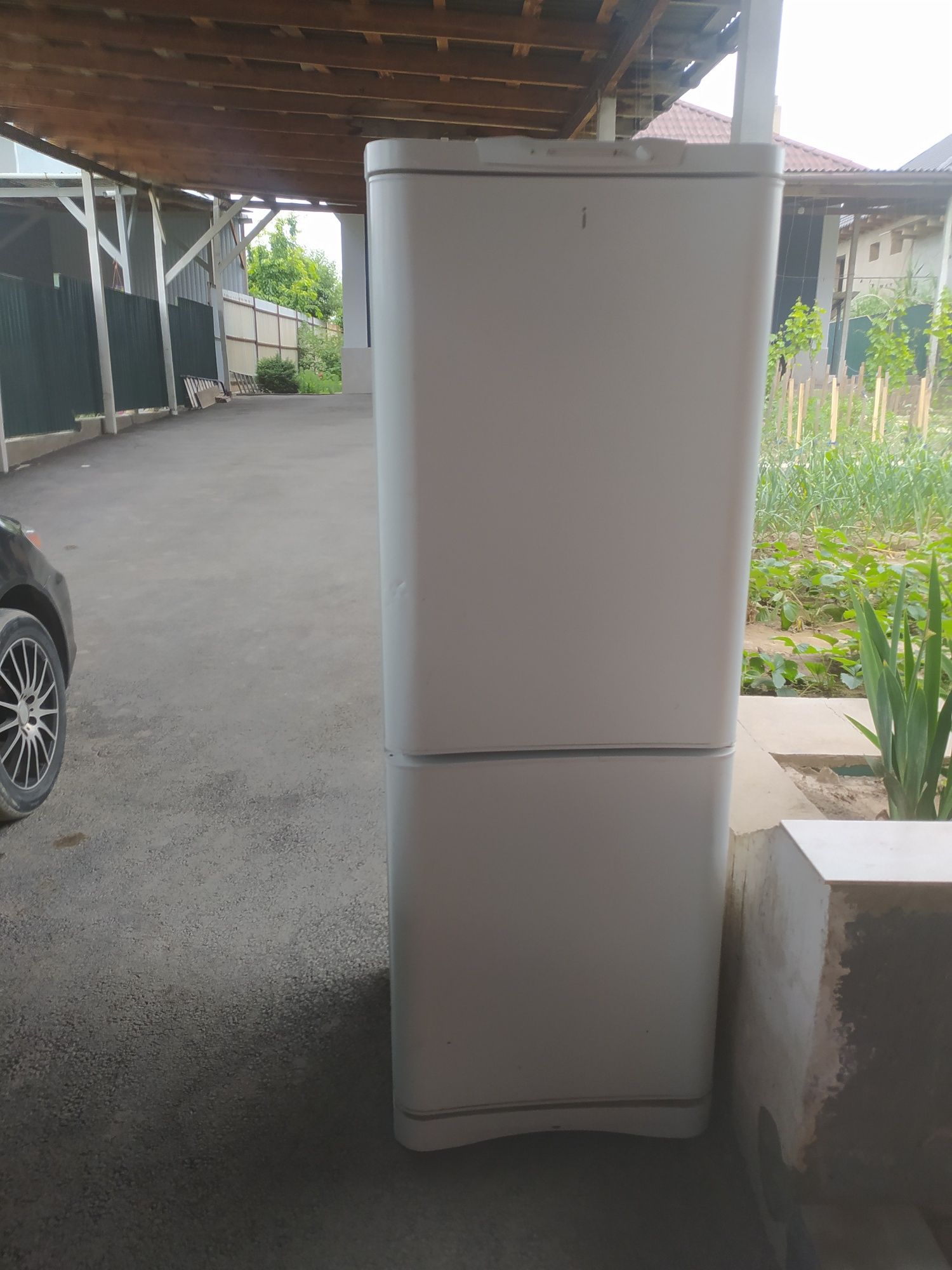 Холодильник INDESIT