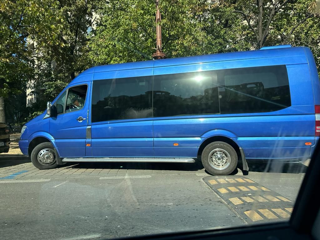 Servicii transport persoane închirieri microbuze