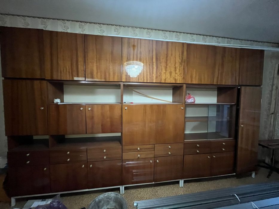 Отдам даром стенка