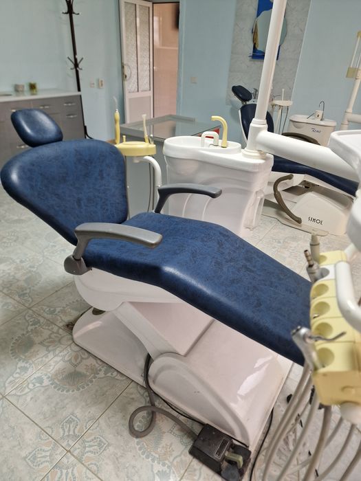 Стоматологик кресло сотилади.  .
