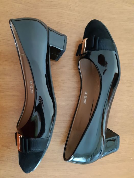 Pantofi negri, marimea 40