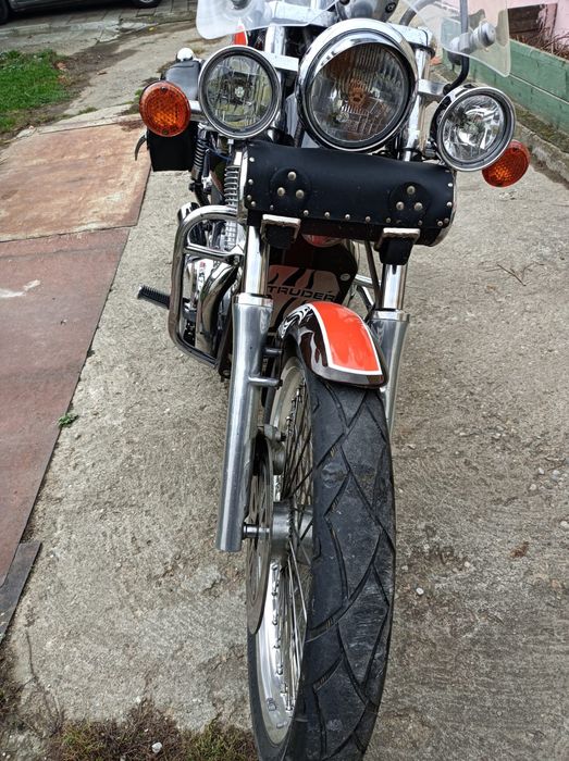 Vând motoclicleta Chopper
