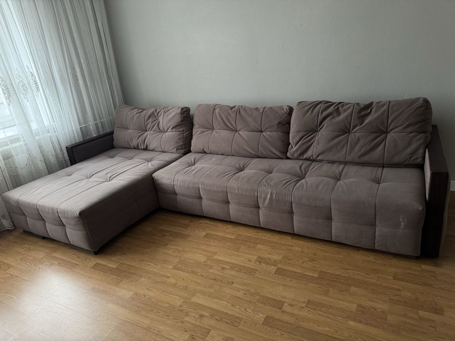 Диван новый 200.000 тыс.Продаю в связи с переездом.