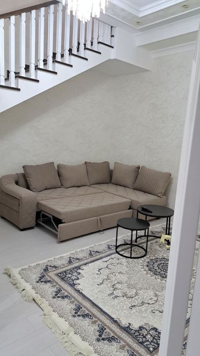 Сдается Таунхаус в районе Аэропорта,за мини маркетом "Юксалиш"