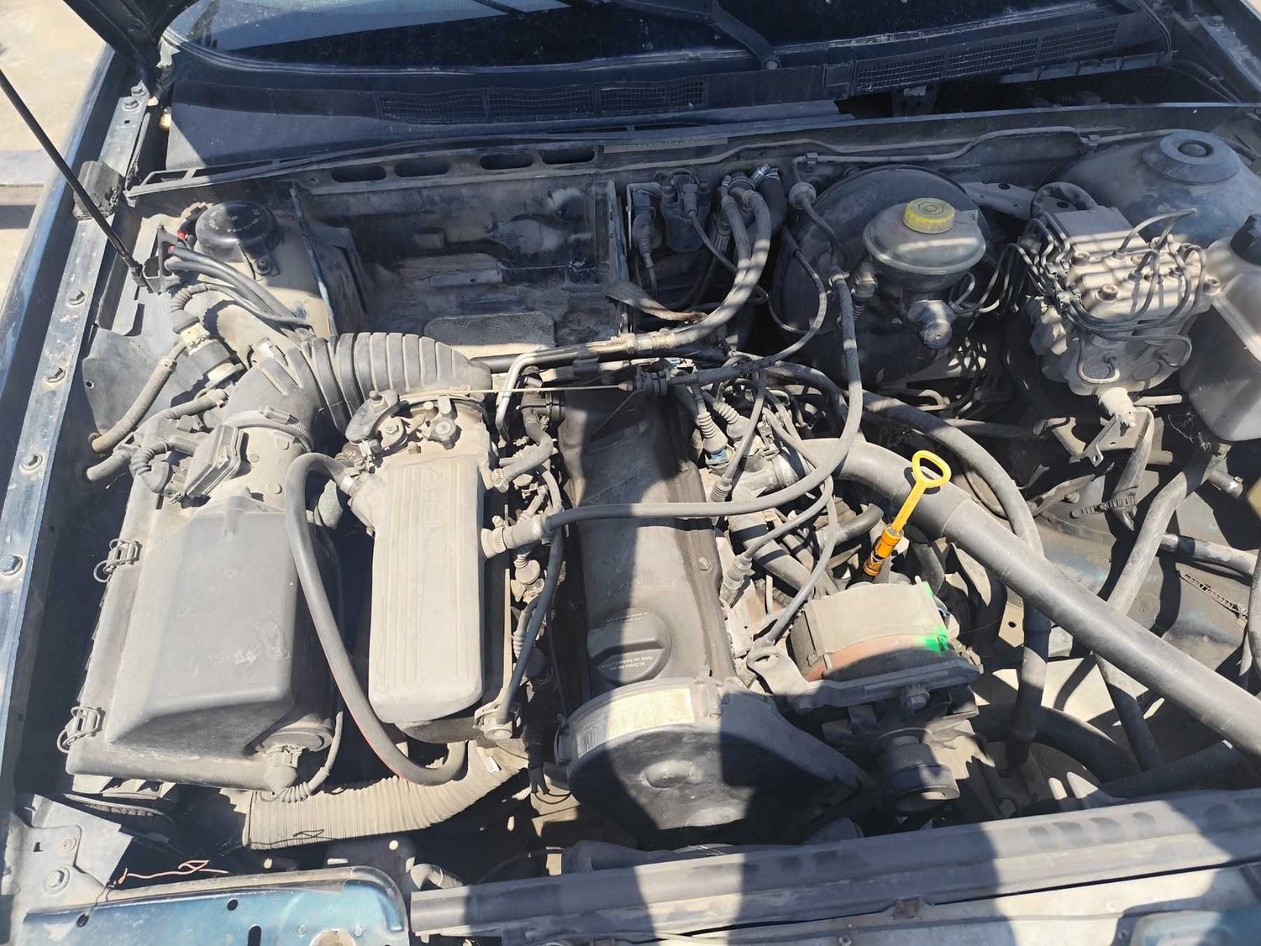 Audi 80 1.6 - 101к.с - 1995г. на части