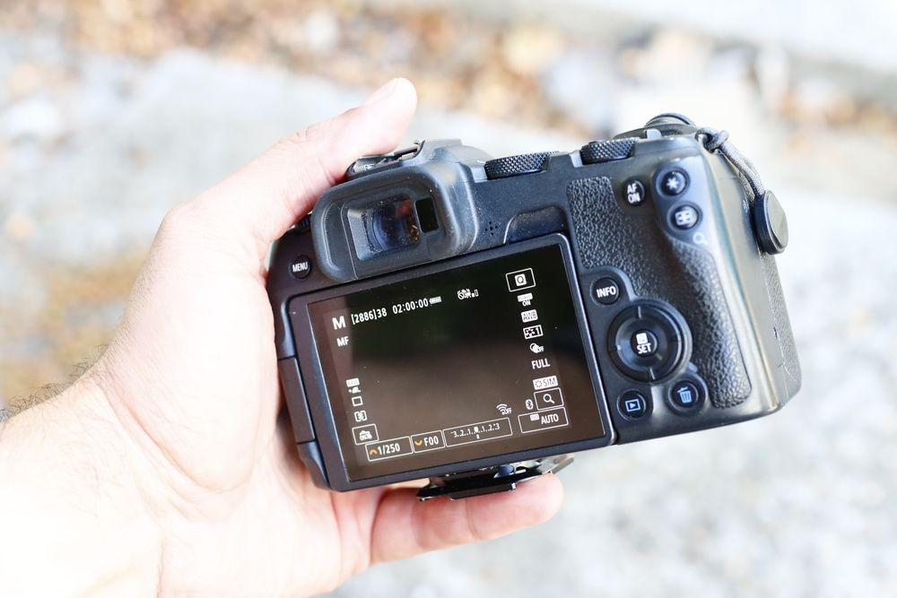 Фотоапарат Canon Eos R8