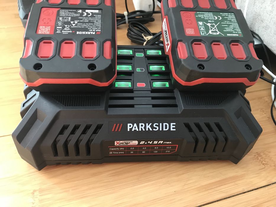 Încărcător pentru telefon și autoturism