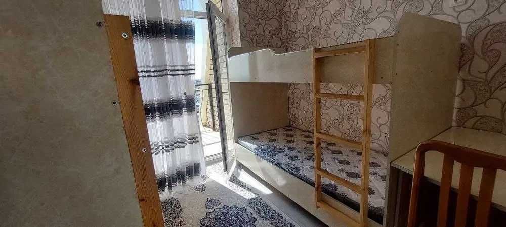 Продается 4-комнатная квартира в доме BB Stroy район Мирзо-Улугбека;