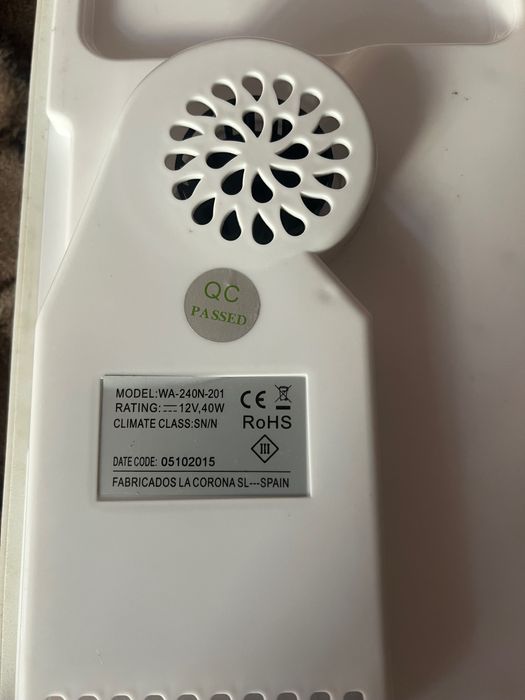 Lada frigorifica auto 12V noua