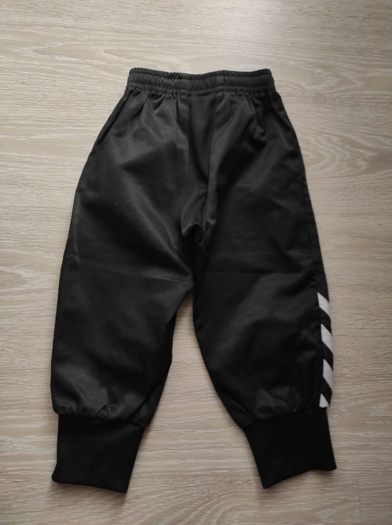 Pantaloni 3/4 copii Hummel  6/8 ani