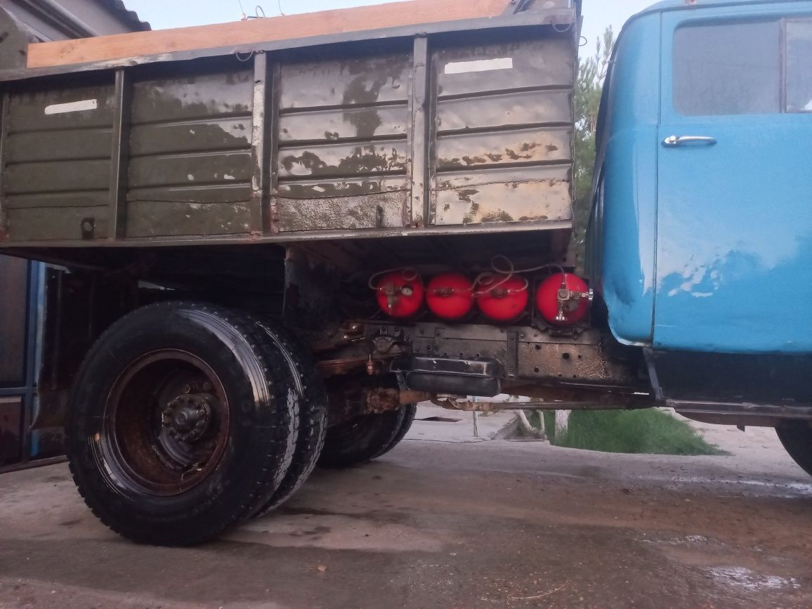 Zil 130 sotiladi
