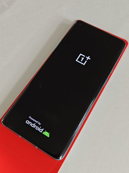 Продам OnePlus 8 Pro