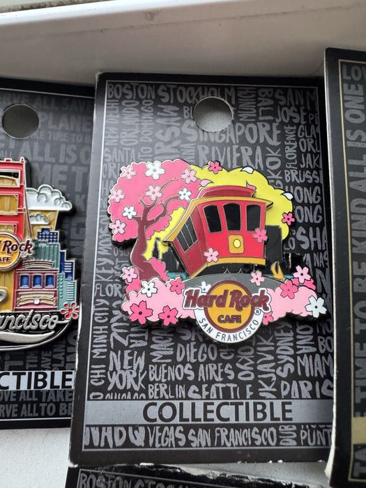 Pin-uri/Broșe Hard Rock Cafe