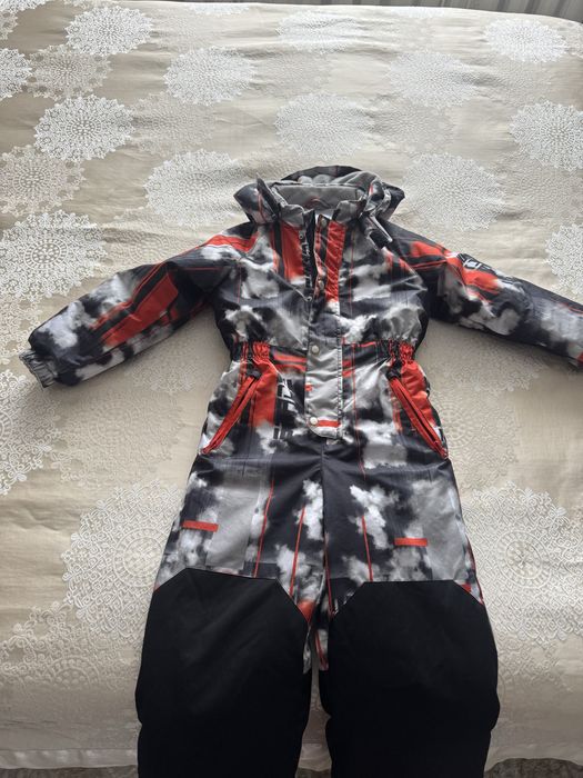 Продам комбинезон для мальчика