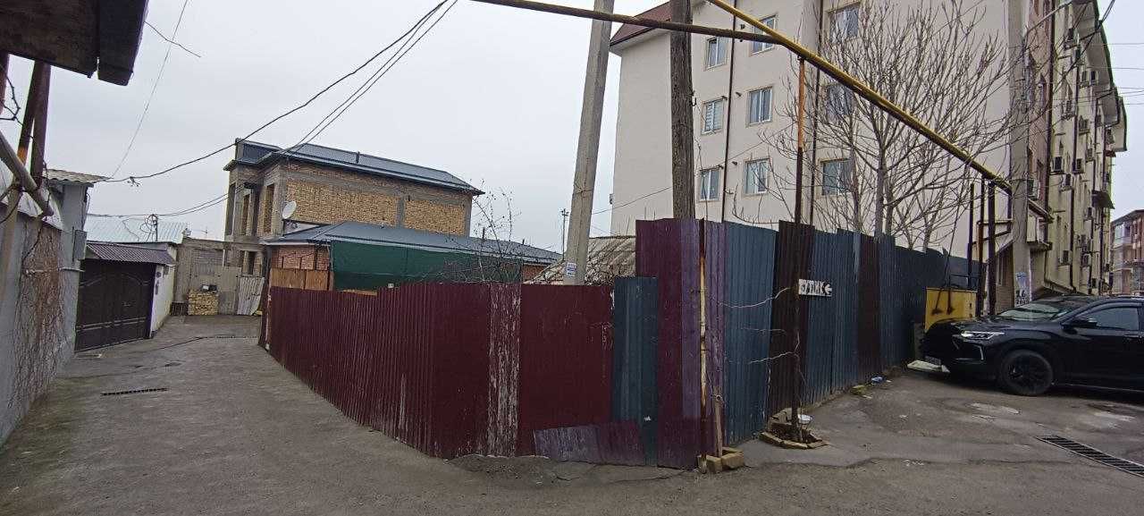 Продаётся участок. Угловой. Фасад 16м. Буз базар. Максим Горьгий