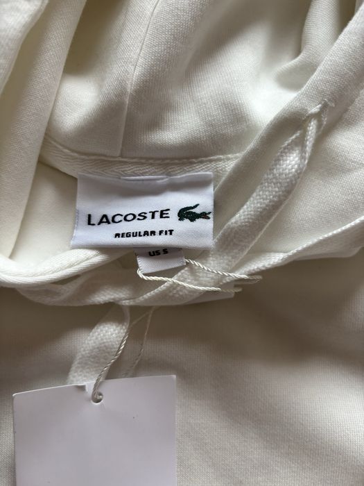 Чисто нов Lacoste суичер