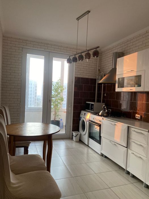 Сдам 3х комнатнуь квартиру на долгий срок в шымсити без посредников.