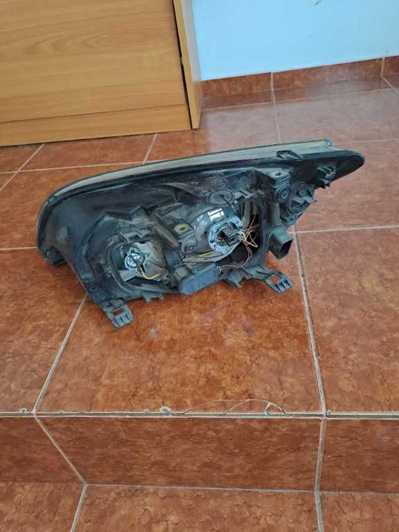 Far dreapta Ford Focus 2 an 2004-2008 original volan stanga Europa