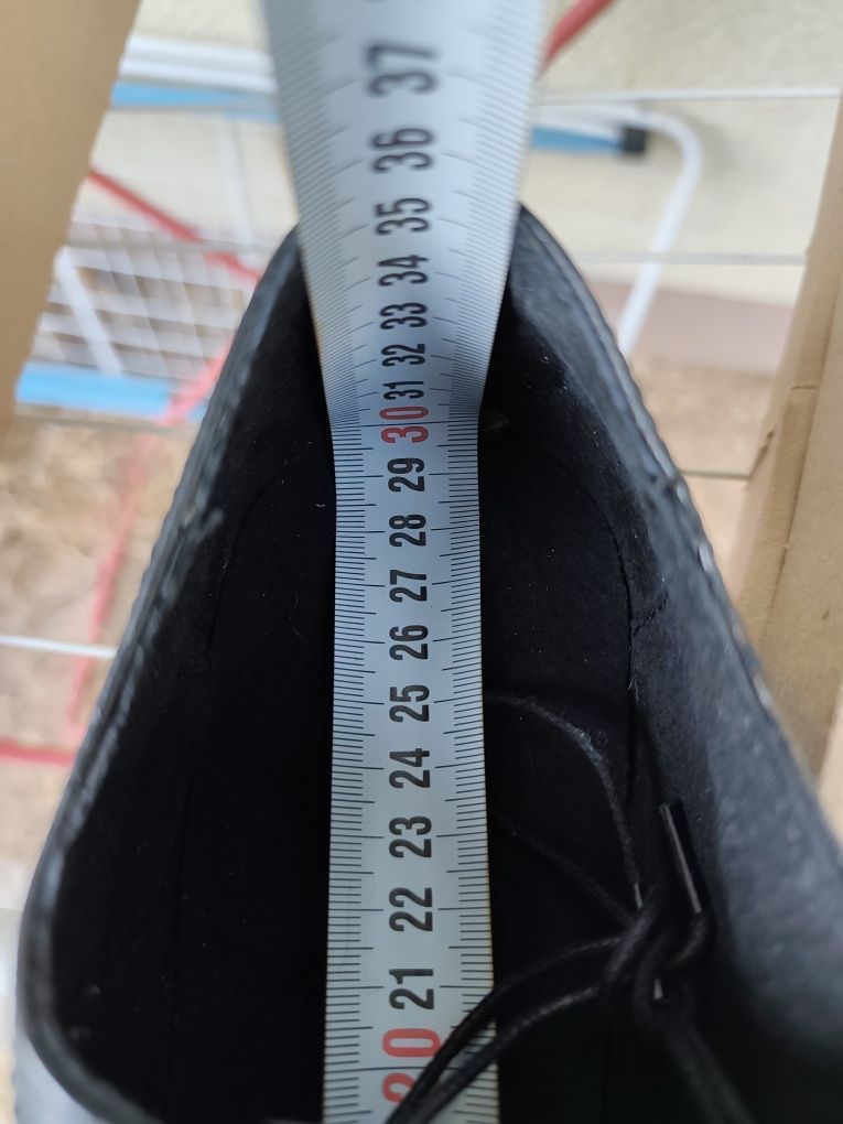 Продавам нови обувки номер 47 от естествена кожа Lenox.