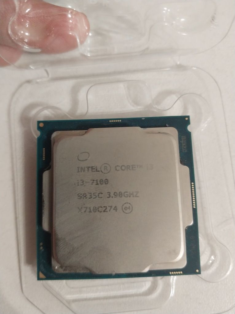 Продам Intel i3 7100 + Кулер для процессора в подарок