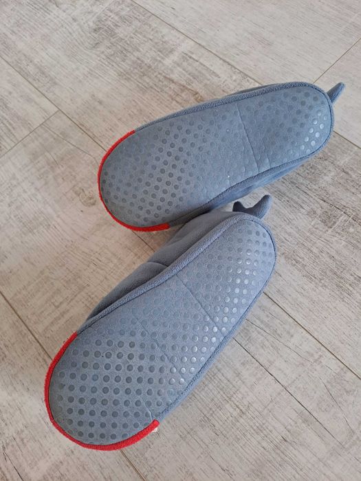 Papuci de casa moi cu aplicatii 34 / 35 H&M