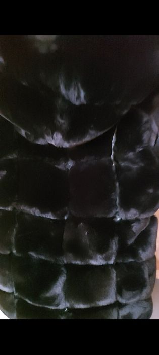 Елек от еко-кожа с косъм