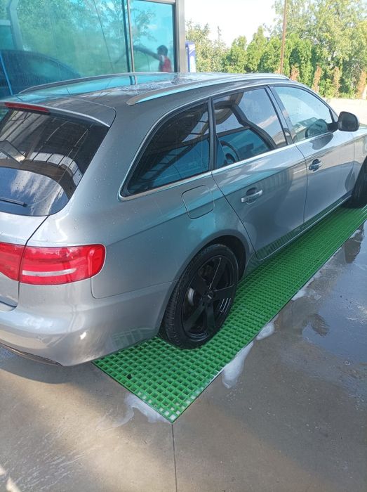 Vând audi A4 b8 motor 2.0