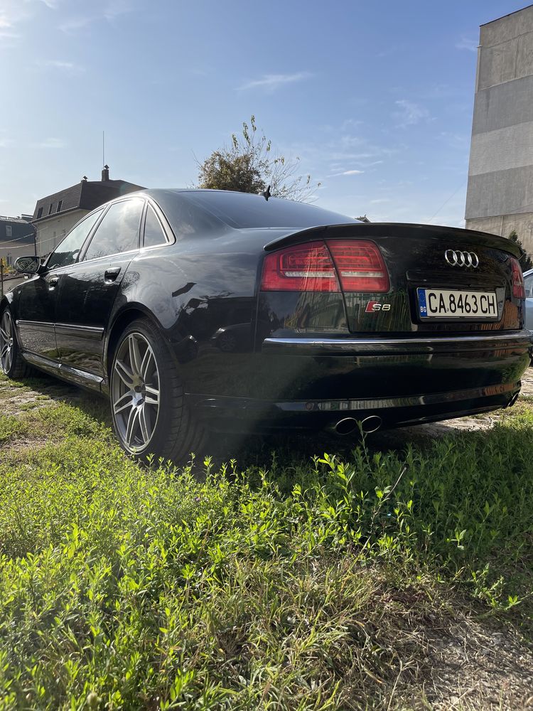 AUDI S8 перфектно спешно