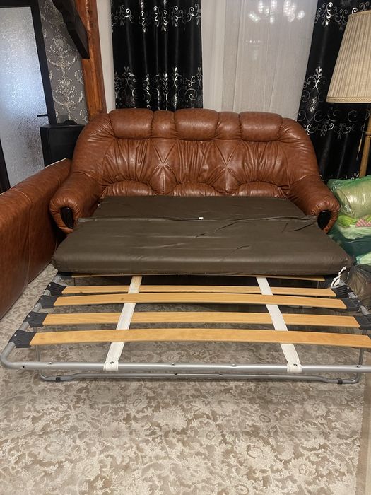 Vand canapea extensibila de 3 locuri cu 2fotolii
