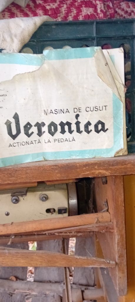 Mașină de cusut Veronica