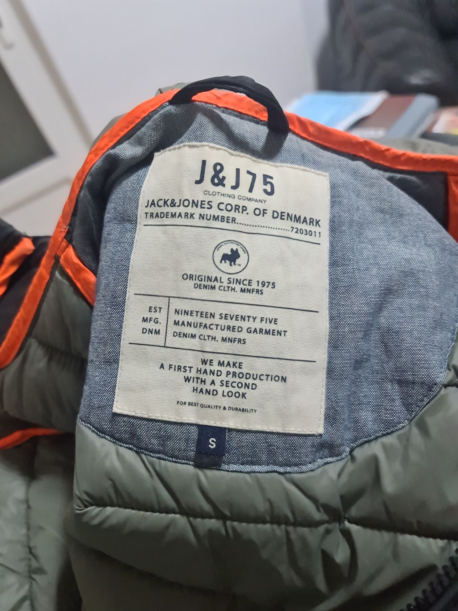 Veste JACK&JONES cu glugă, originală (mărimea S)