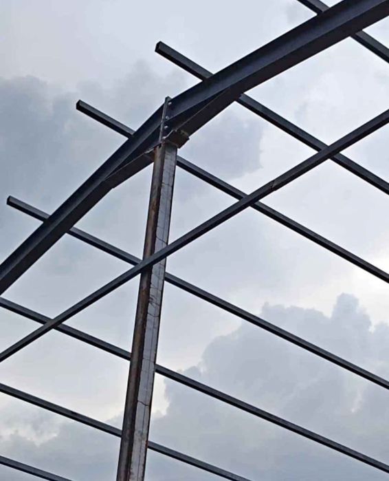 Vând structura metalică 10x15x4